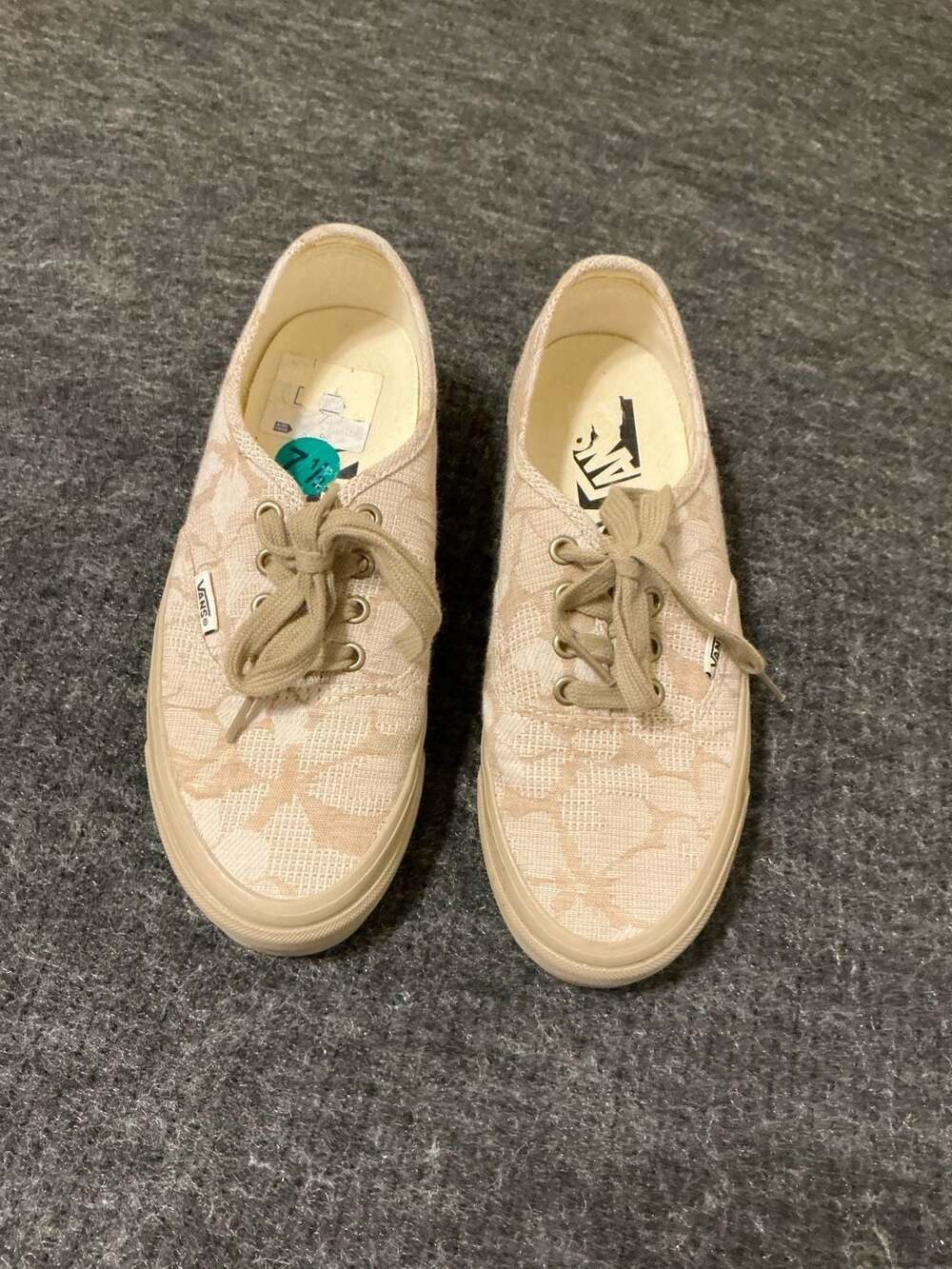 Vans Authentic Low-Top Lace-Up Sneakers in Floral Pattern Beige
